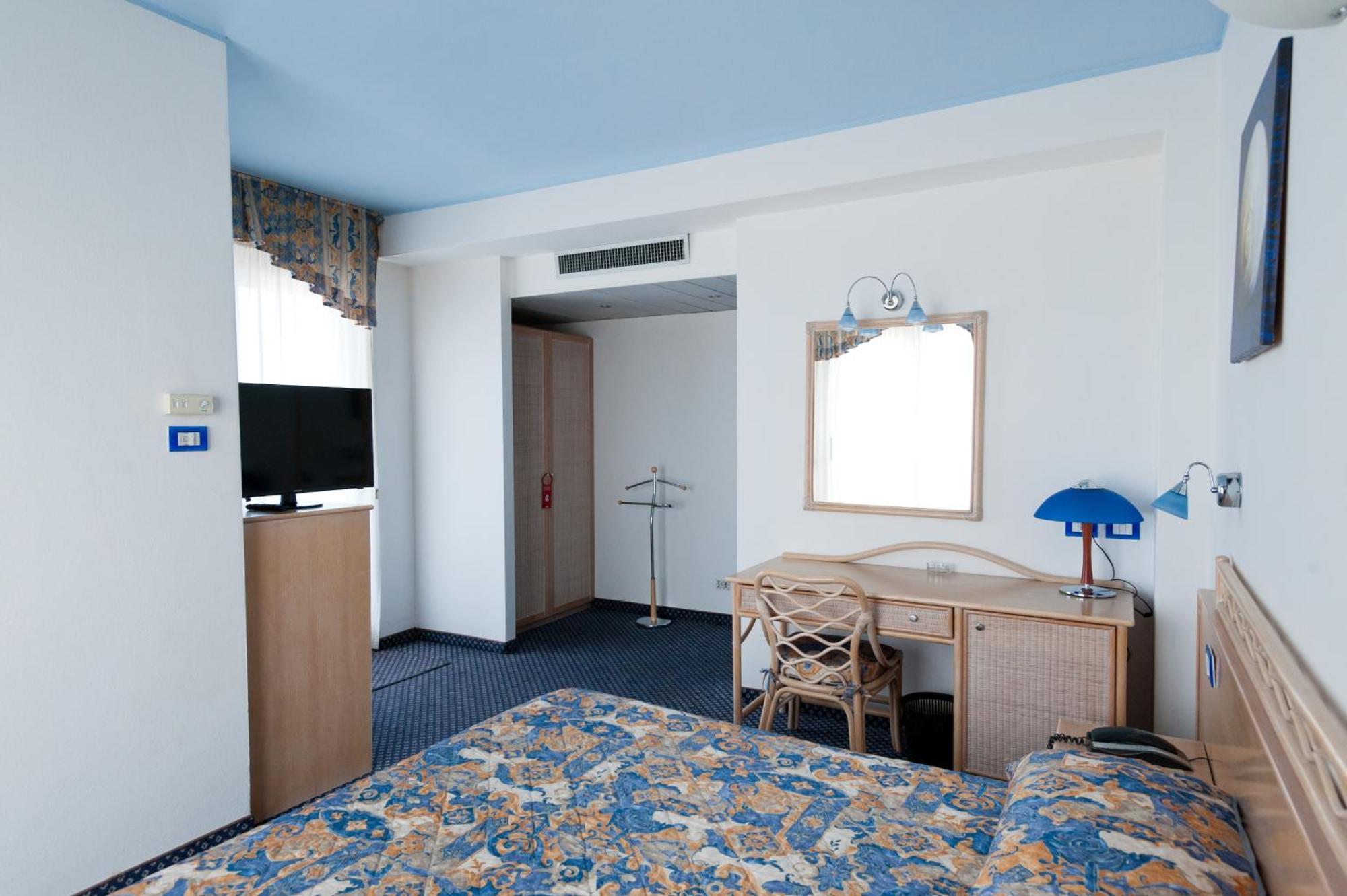 El Cid Campeador Hotel Rimini Exterior photo
